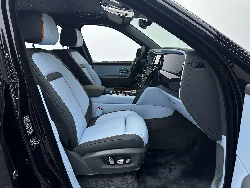 Cullinan 2024 Black Badge купить на сайте DeffCars