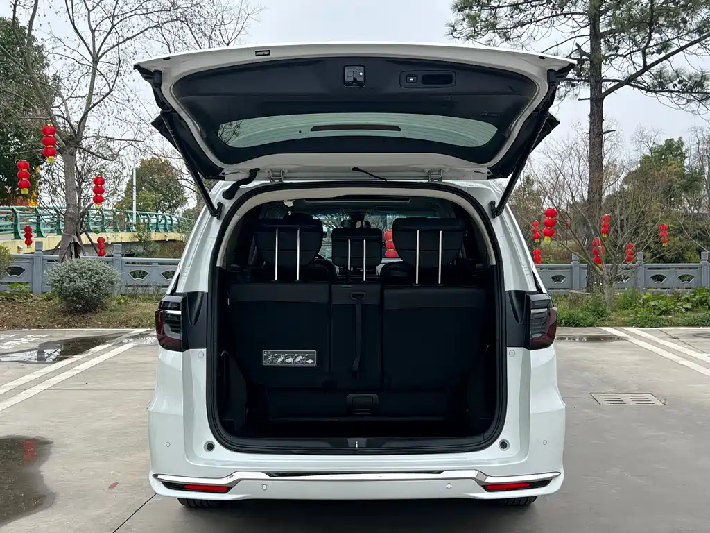 Alison 2022 2.0L e:HEV Deluxe Edition купить на сайте DeffCars