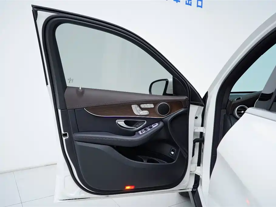 Mercedes-Benz GLC 2022 facelift GLC 260 L 4MATIC luxury model купить на сайте DeffCars