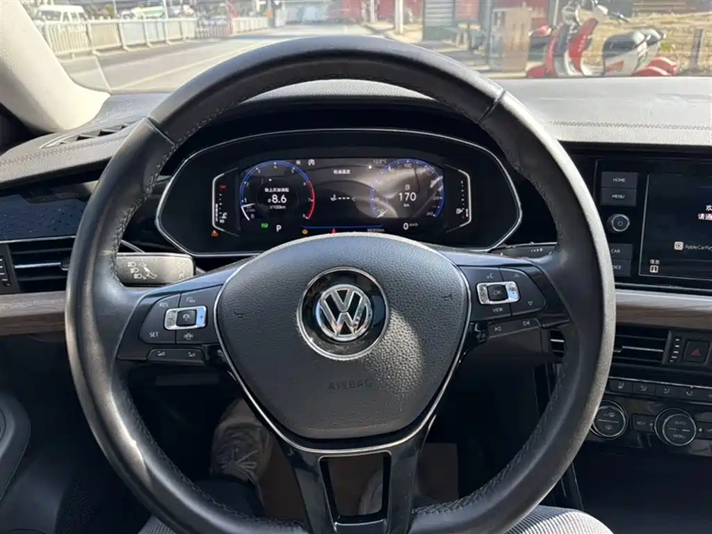 Passat 2019 330TSI Deluxe Edition National VI купить на сайте DeffCars