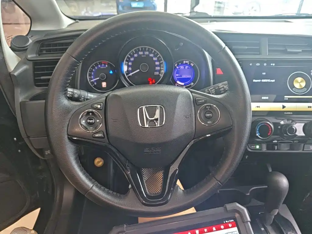 Fit 2016 1.5L LXS CVT Comfort Sunroof Edition купить на сайте DeffCars