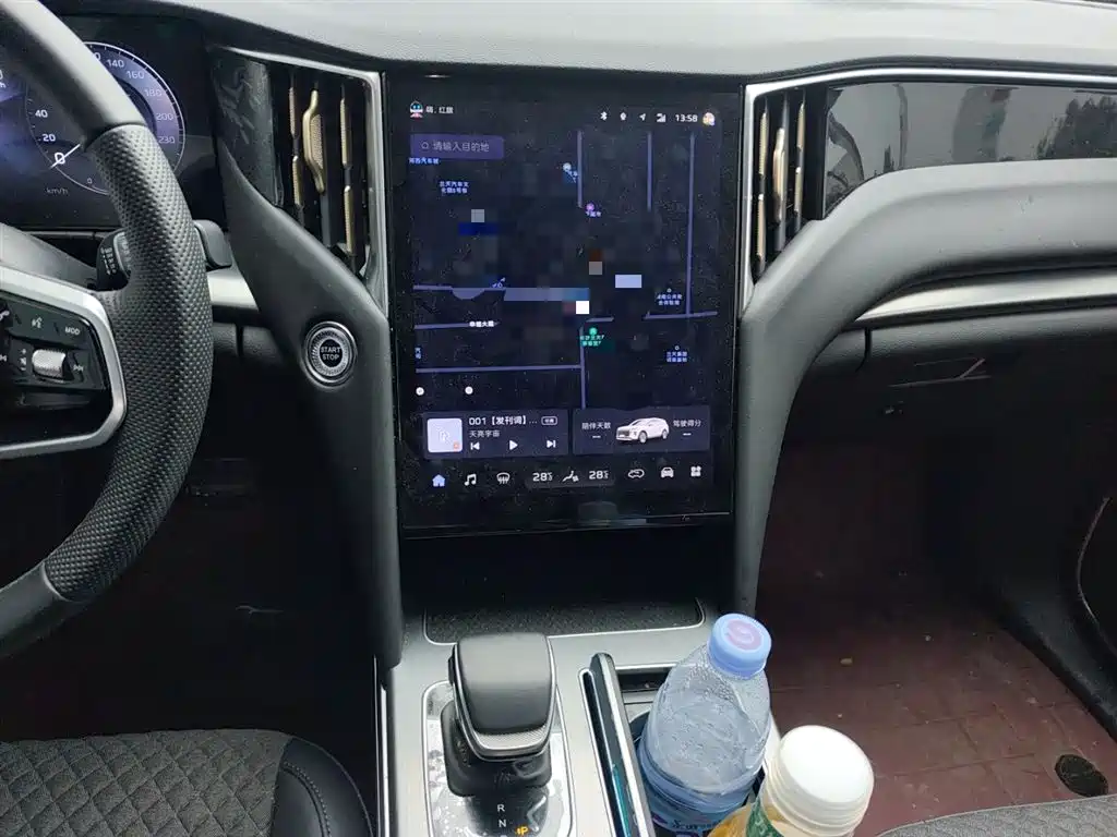 Hongqi HS7 2024 2.0T automatic two-wheel drive Qiyue version, five seats купить на сайте DeffCars