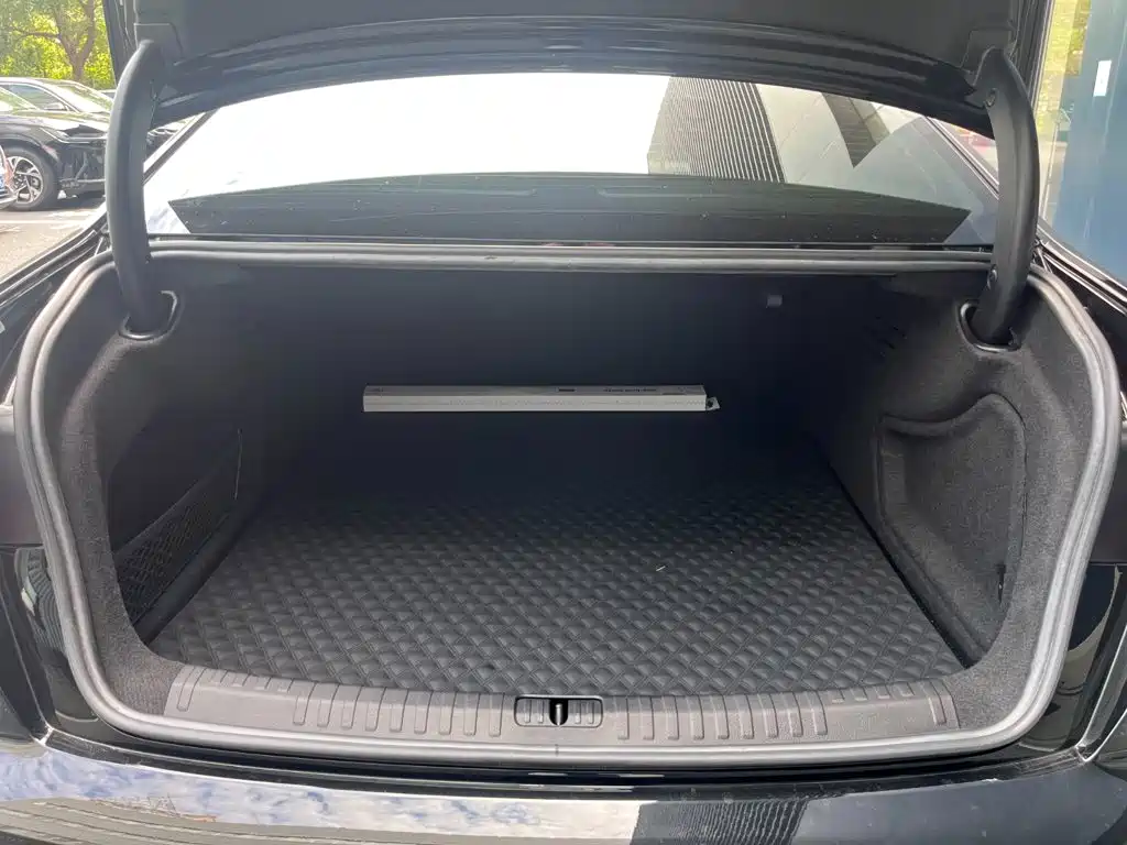Audi A6L 2022 45 TFSI Premium Elegant Model купить на сайте DeffCars