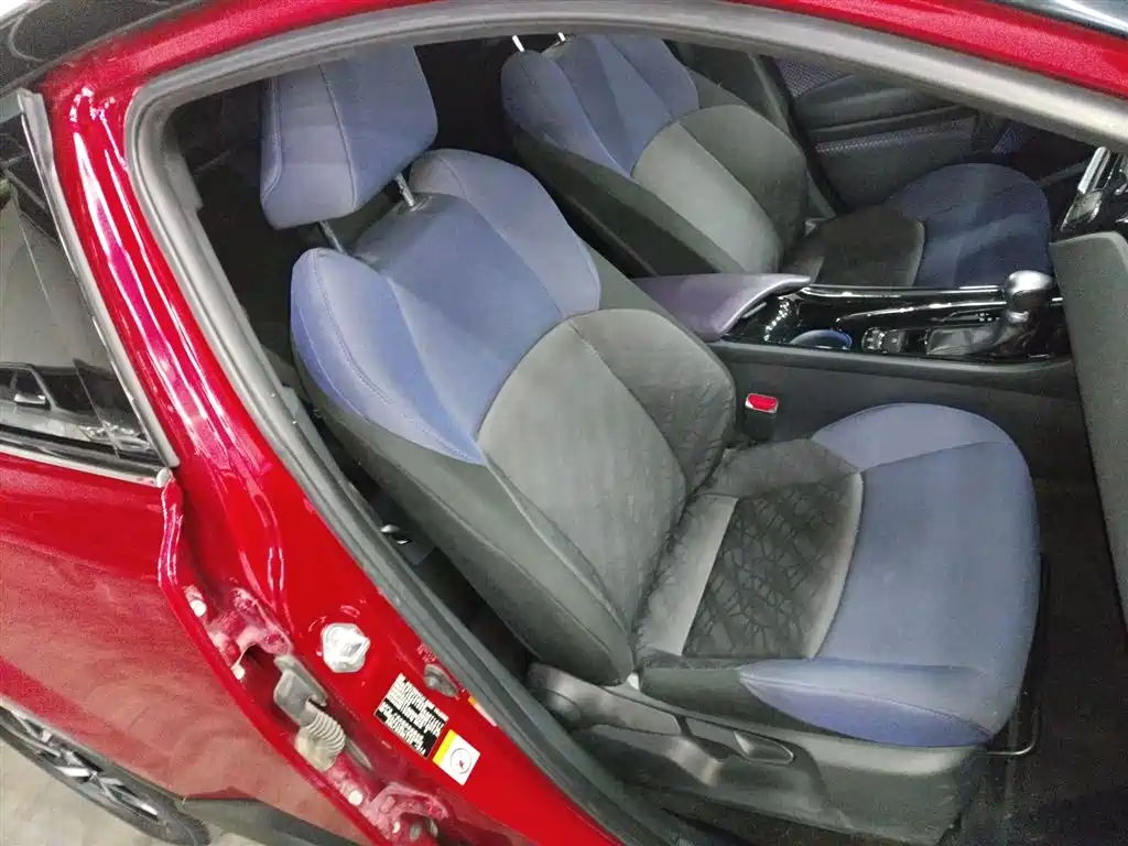 Toyota C-HR 2020 2.0L Leading Edition купить на сайте DeffCars