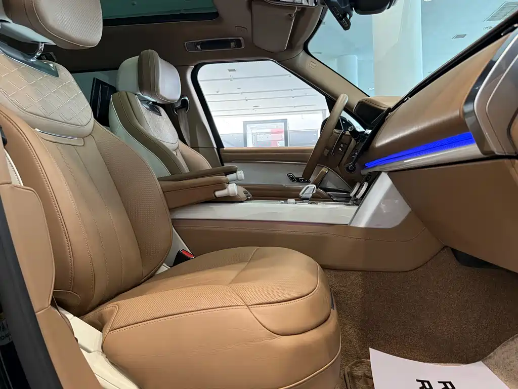 Range Rover 2023 4.4 V8 SV Honor Creation Extended Edition купить на сайте DeffCars