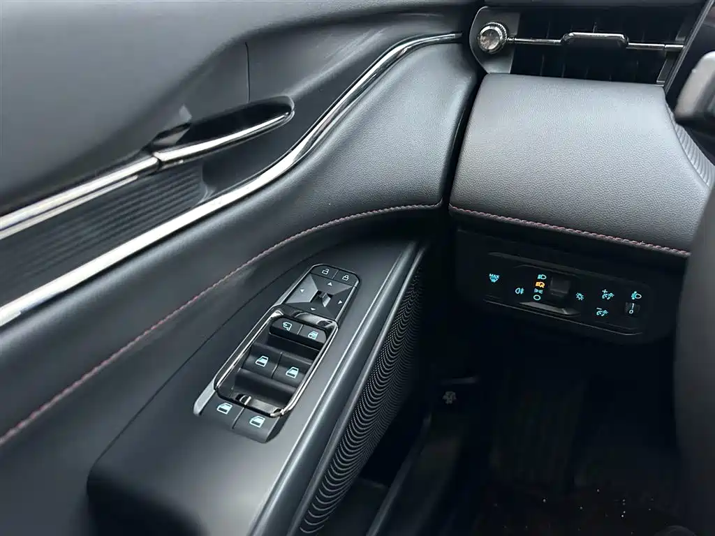 Mondeo 2022 facelift EcoBoost 245 luxury model купить на сайте DeffCars