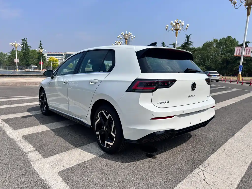 Golf 2025 300TSI R-Line купить на сайте DeffCars