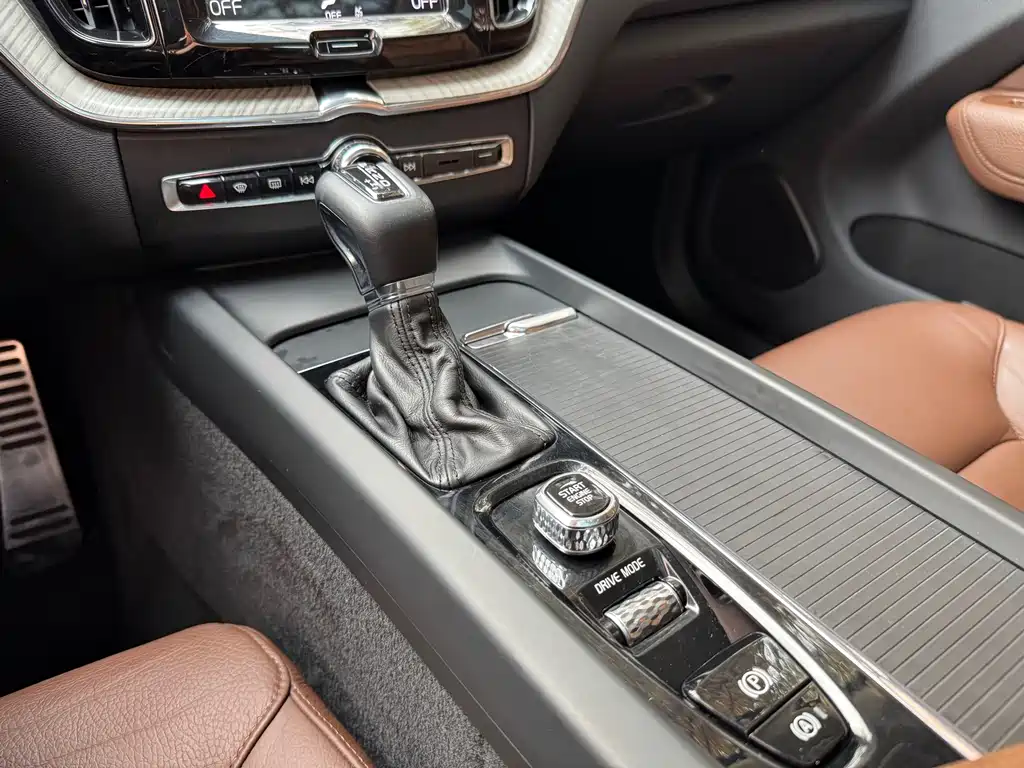 Volvo XC60 2019 T5 Four-wheel Drive Smart Edition National VI купить на сайте DeffCars