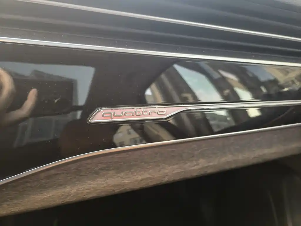 Audi Q7 2023 45 TFSI quattro S line sports купить на сайте DeffCars