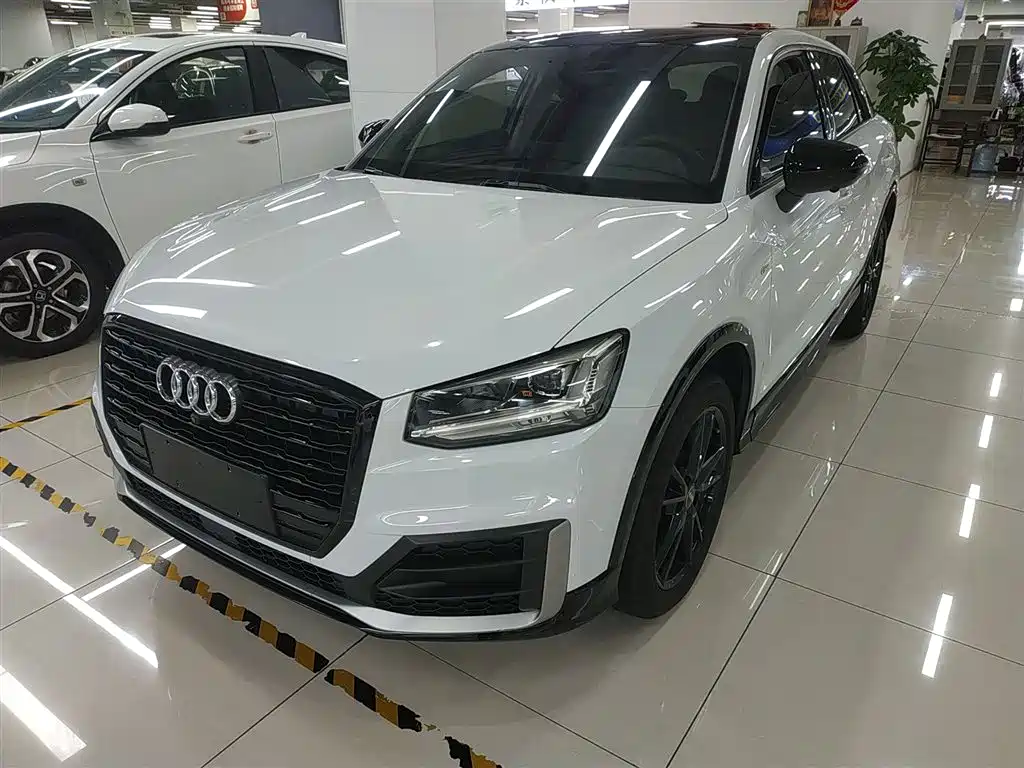 Audi Q2L 2018 35 TFSI launches exclusive version, National VI купить на сайте DeffCars