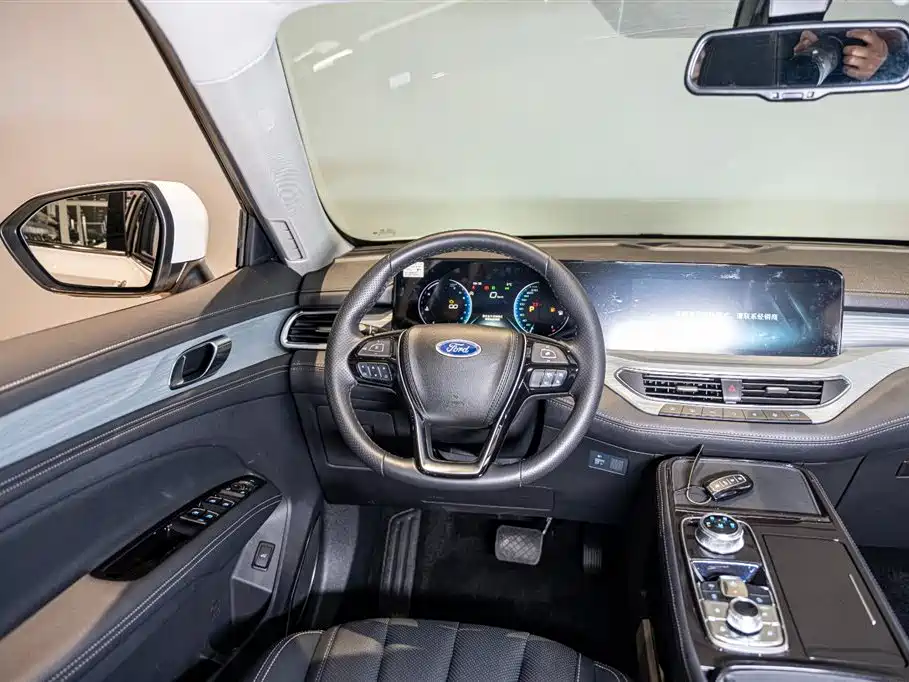 Lingyu 2023 EcoBoost 225 platinum collar type 7 seats (2/2/3) купить на сайте DeffCars