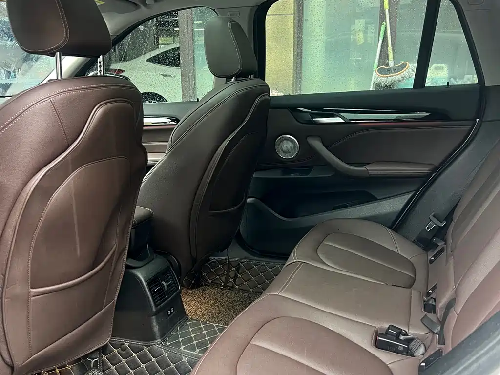BMW X1 2021 sDrive25Li Leading Model купить на сайте DeffCars