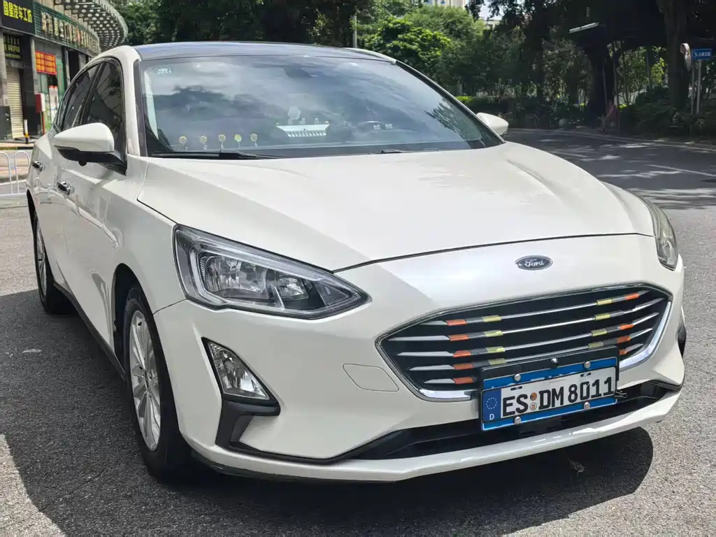 Focus 2019 Hatchback EcoBoost 180 Automatic NeochaEDGE купить на сайте DeffCars