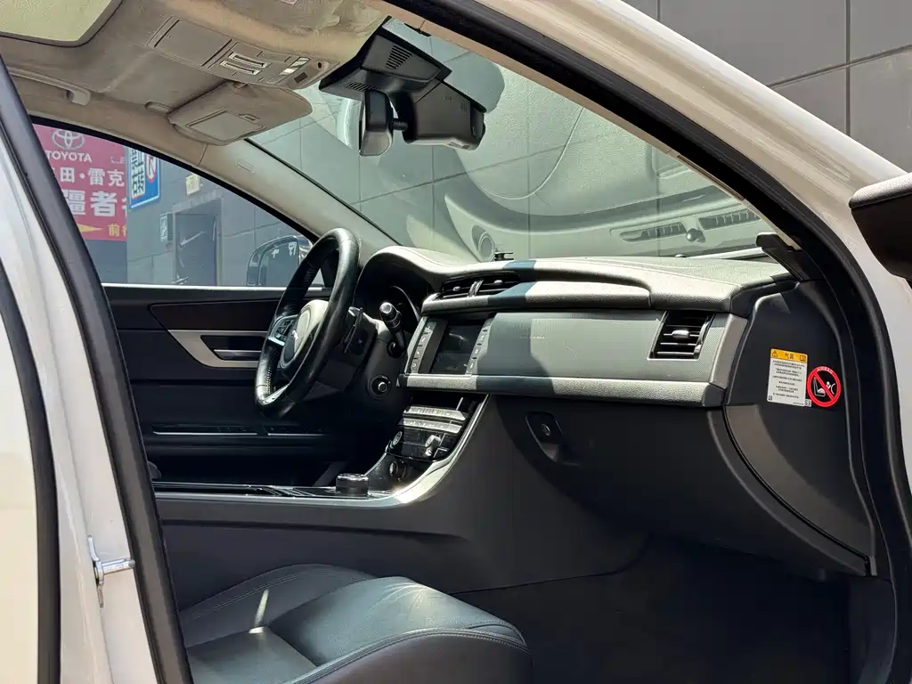 Jaguar XFL 2018 XFL 2.0T 200PS Elite Edition купить на сайте DeffCars
