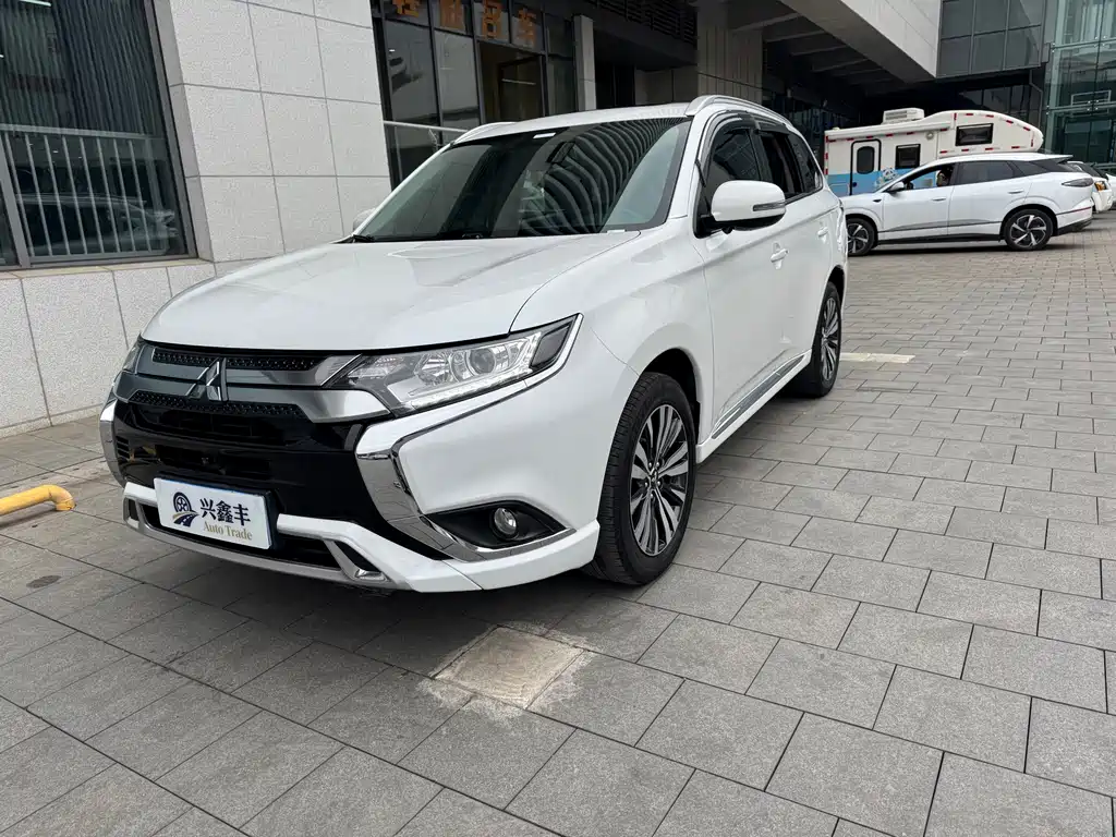 Outlander 2021 2.0L 2WD Enjoy Edition 7 seats купить на сайте DeffCars