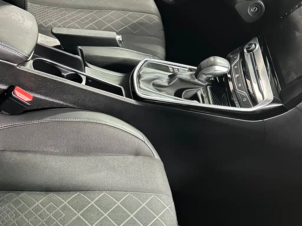 Peugeot 308 2016 1.6L automatic luxury version купить на сайте DeffCars