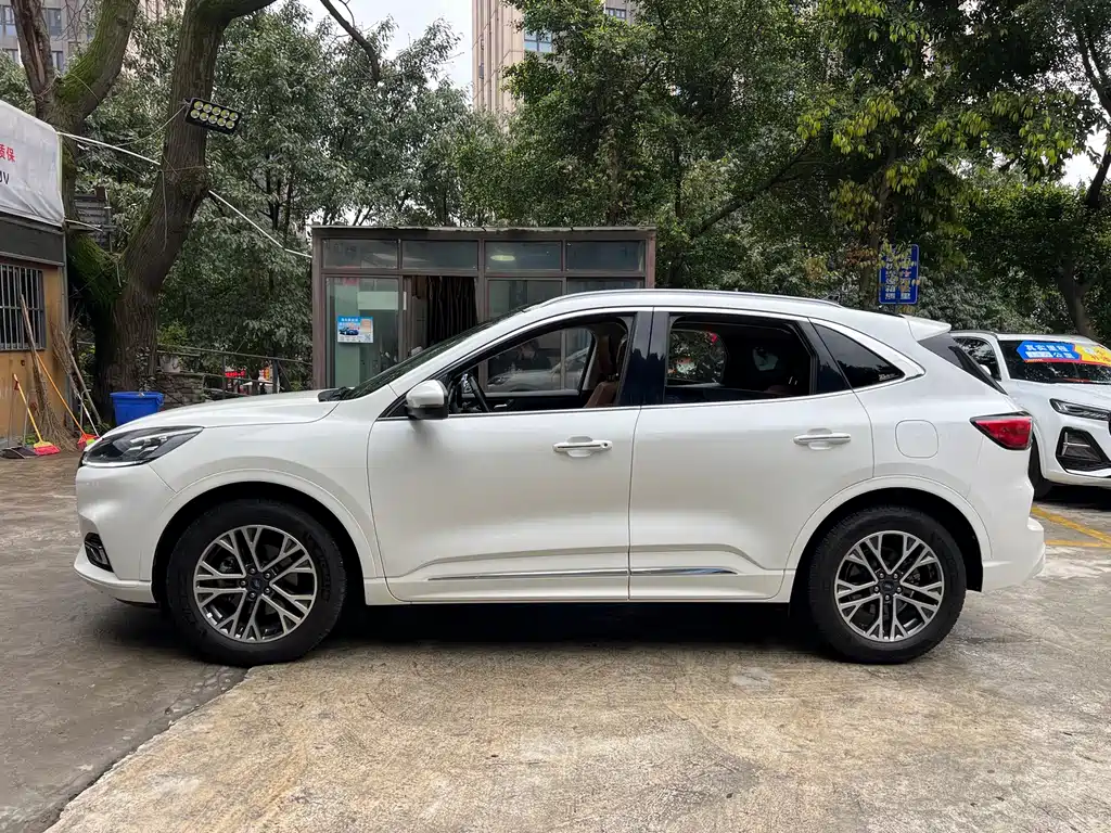Ruiji 2020 EcoBoost 245 two-wheel drive smart model купить на сайте DeffCars