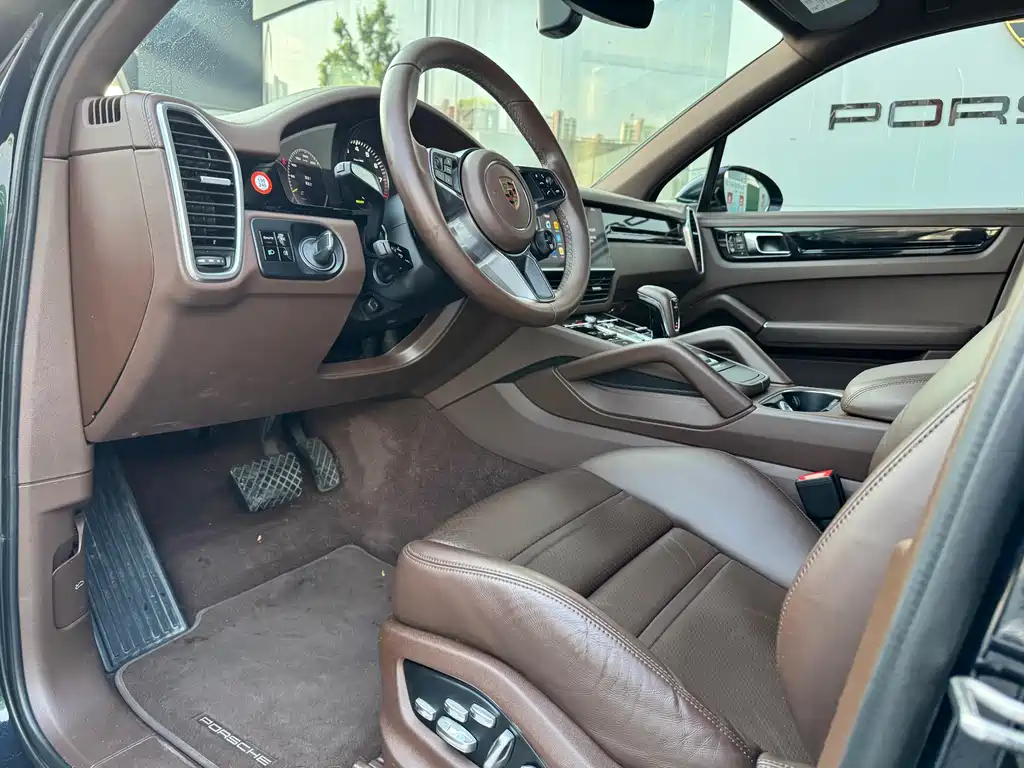 Cayenne New Energy 2020 Cayenne E-Hybrid 2.0T купить на сайте DeffCars