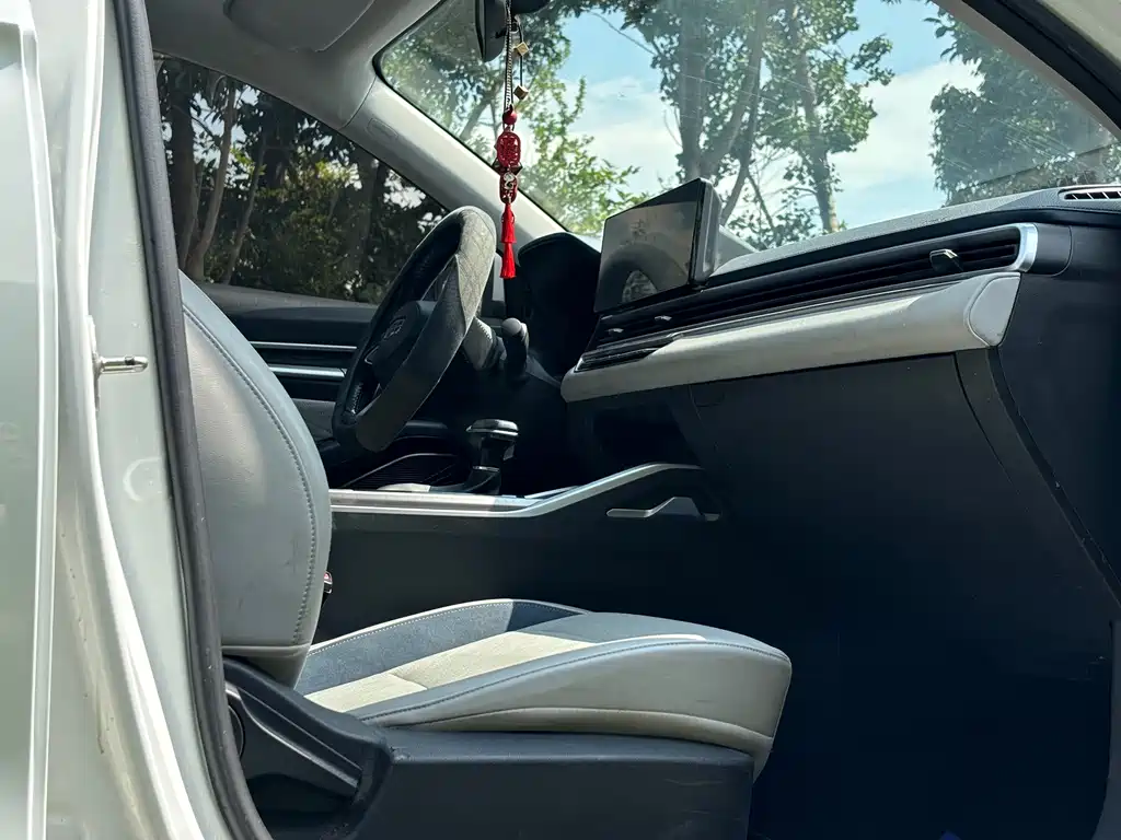 Emgrand 2022 4th generation 1.5L CVT flagship model купить на сайте DeffCars