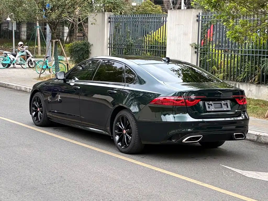 Jaguar XFL 2021 XFL 2.0T P250 two-wheel drive elite sports version купить на сайте DeffCars