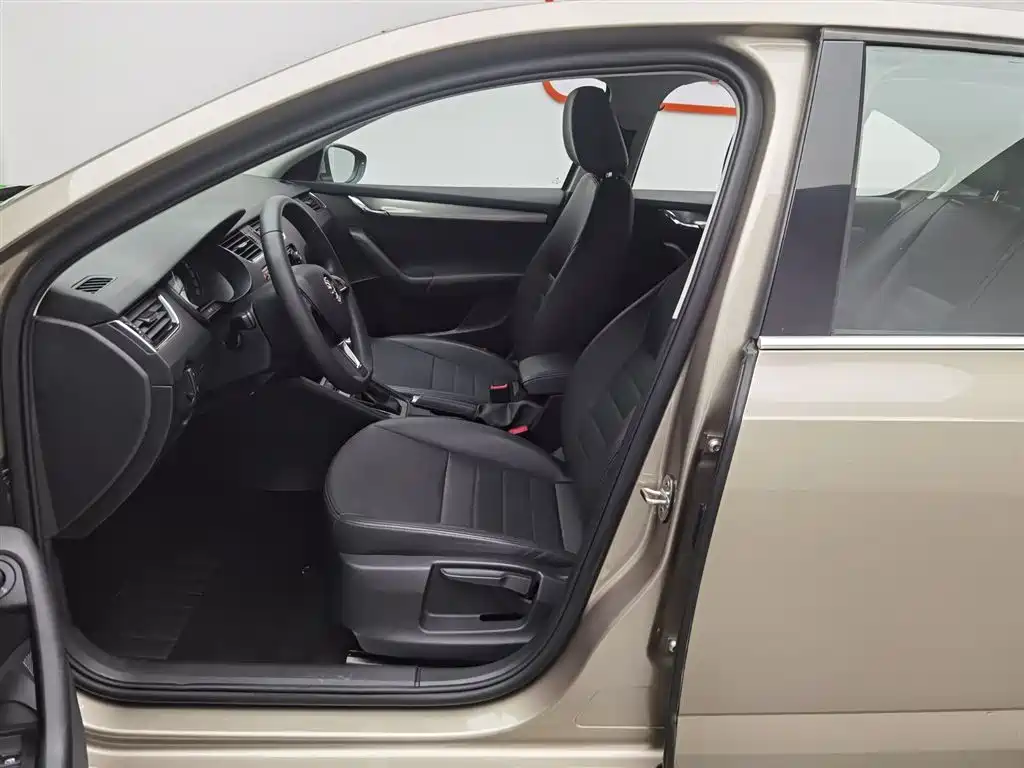 Octavia 2019 1.5L automatic comfort version купить на сайте DeffCars