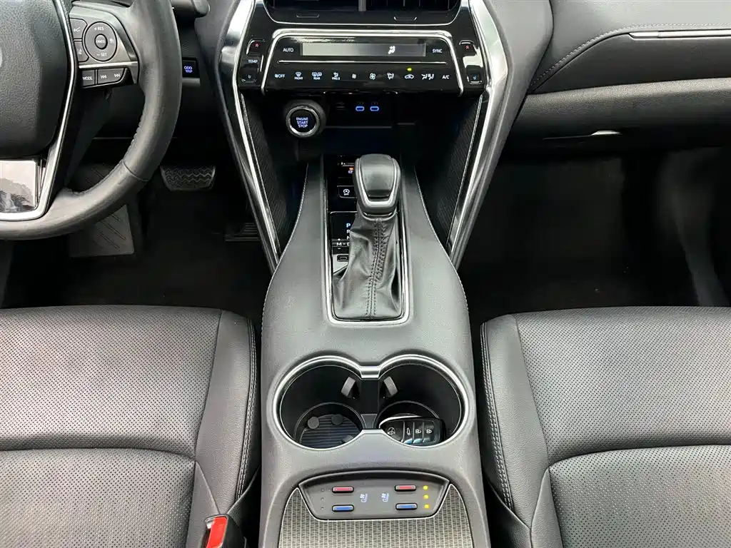 Vesa 2022 2.0L CVT two-wheel drive premium version купить на сайте DeffCars