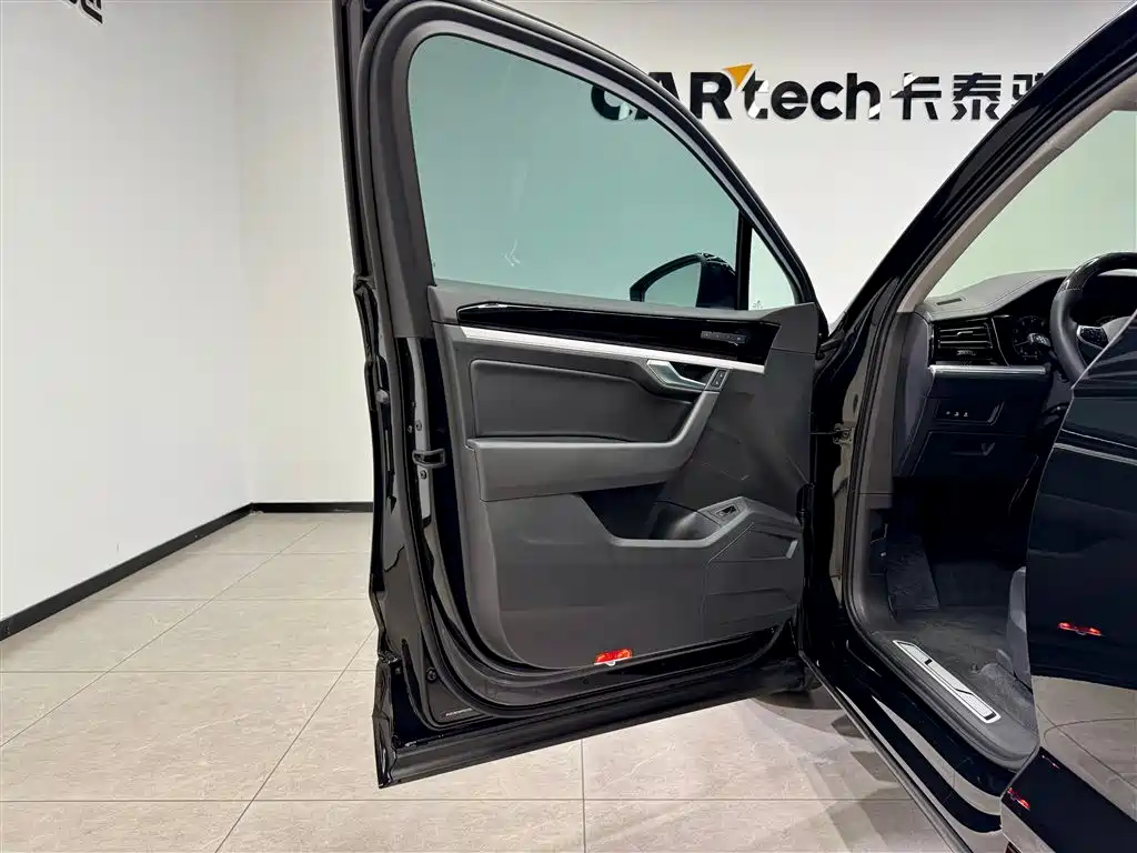 Touareg 2022 3.0TSI Ruixiang Edition Obsidian Sports Package купить на сайте DeffCars