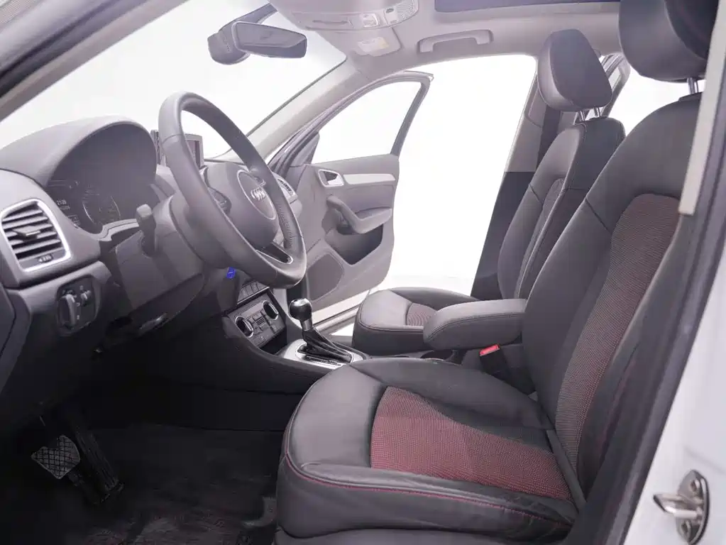 Audi Q3 2018 30 TFSI Fashionable Collection Edition купить на сайте DeffCars