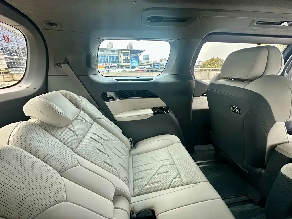 Jikrypton 009 2024 six-seater executive version four-wheel drive 108kWh купить на сайте DeffCars