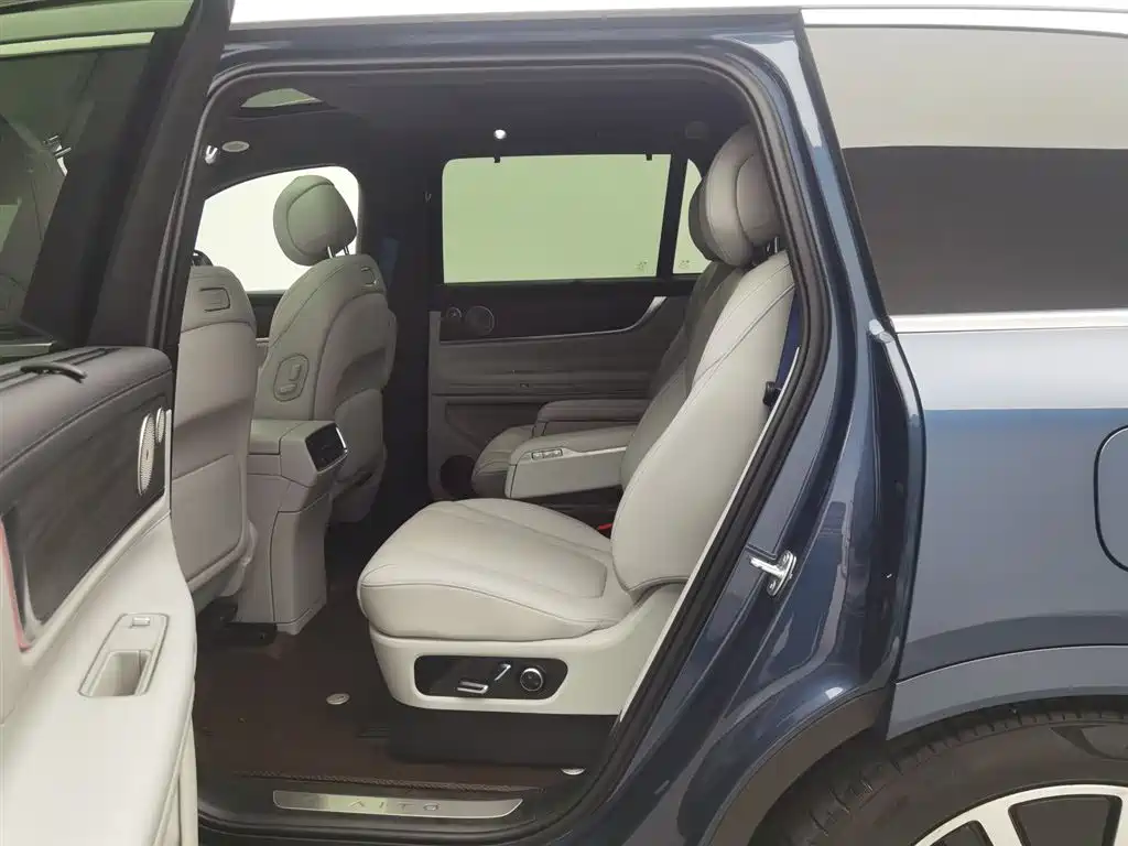 Wenjie M9 2024 extended range Max version 42kWh 6-seater version купить на сайте DeffCars