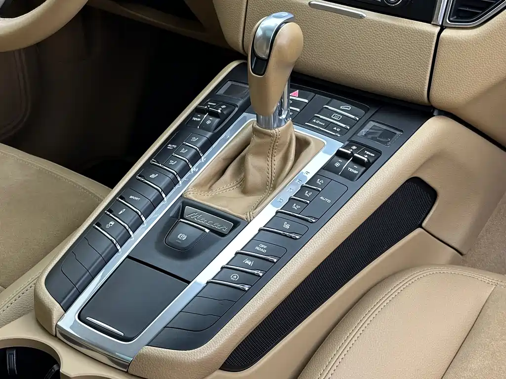 Macan 2017 Macan 2.0T купить на сайте DeffCars