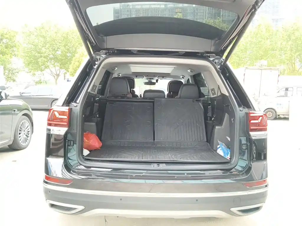 Touron 2024 380TSI four-wheel drive luxury version купить на сайте DeffCars