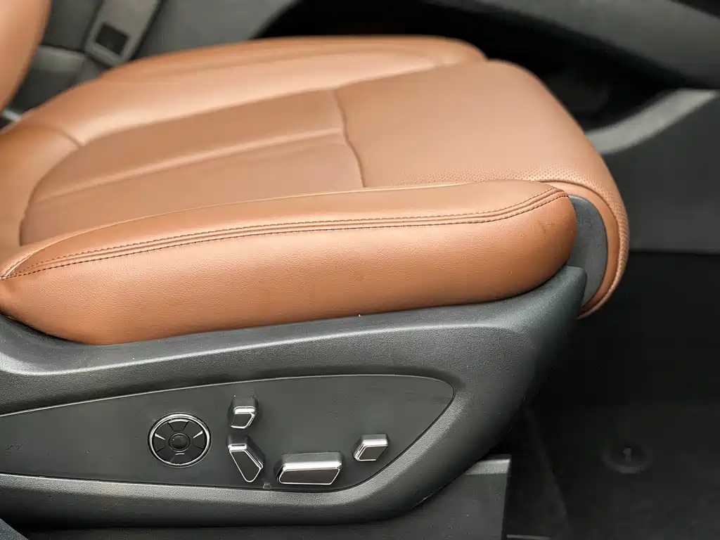 Voyager imported 2020 2.7T four-wheel drive premium version купить на сайте DeffCars