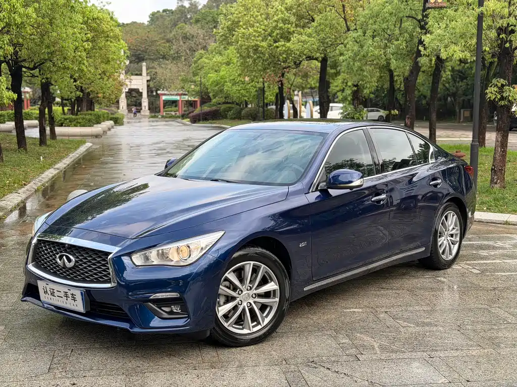 Infiniti Q50L 2018 2.0T Comfort Edition National VI купить на сайте DeffCars
