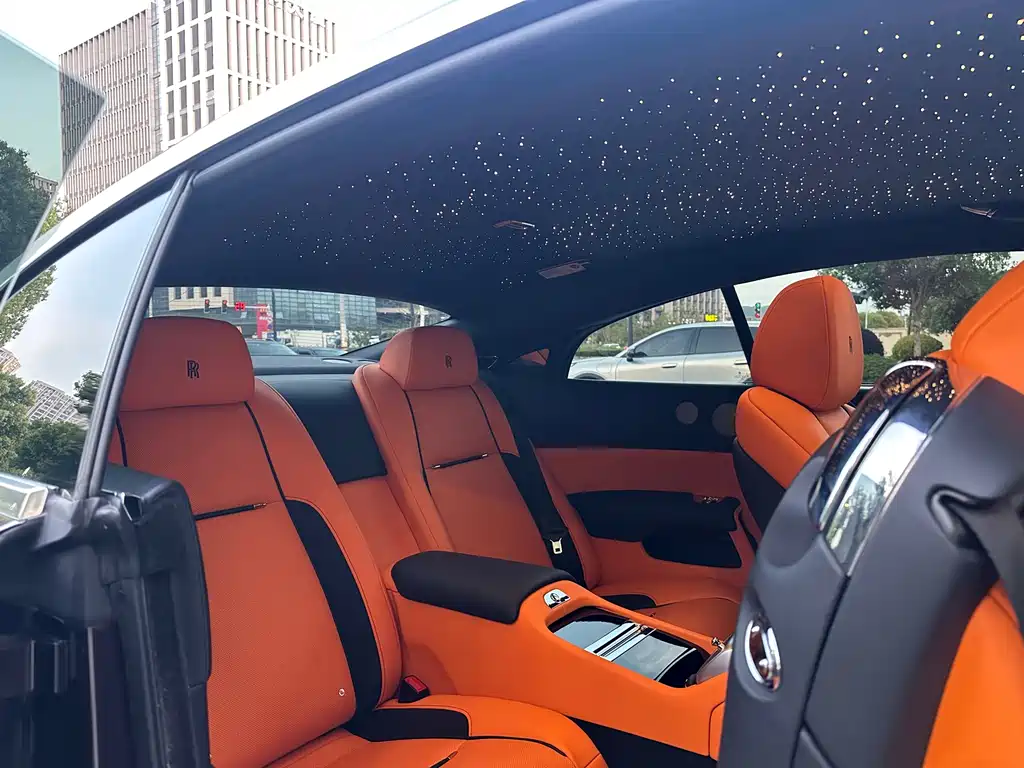 Phantom 2017 6.6T Black Badge Edition купить на сайте DeffCars