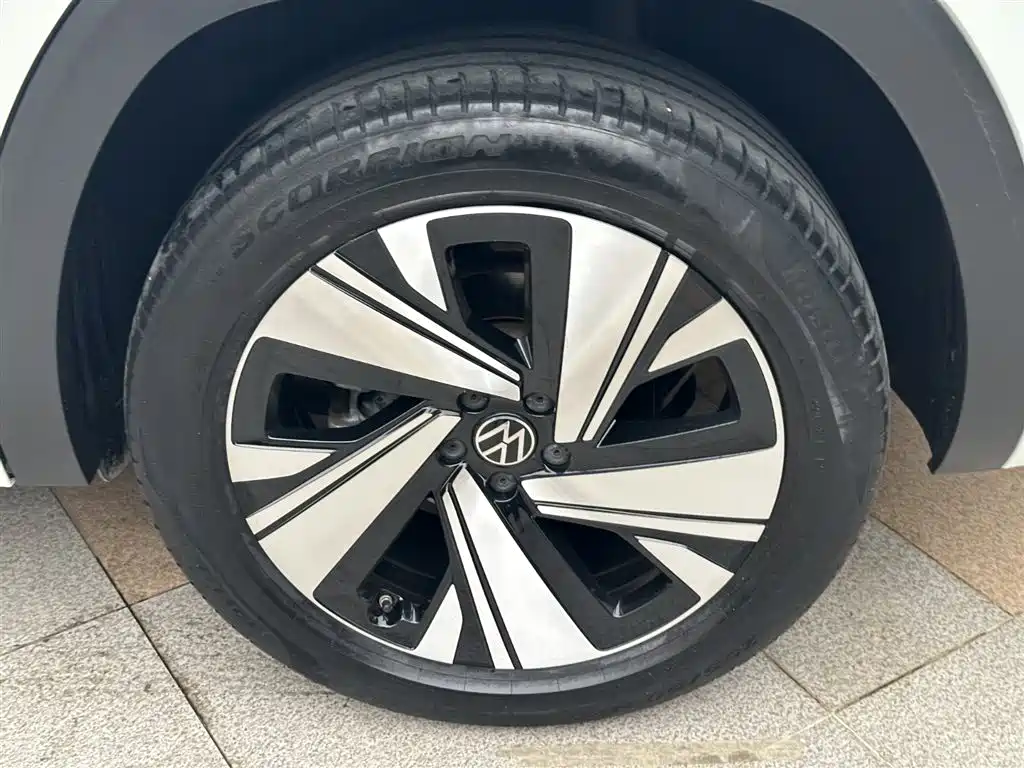 Touron 2021 Touron X 330TSI two-wheel drive luxury version купить на сайте DeffCars
