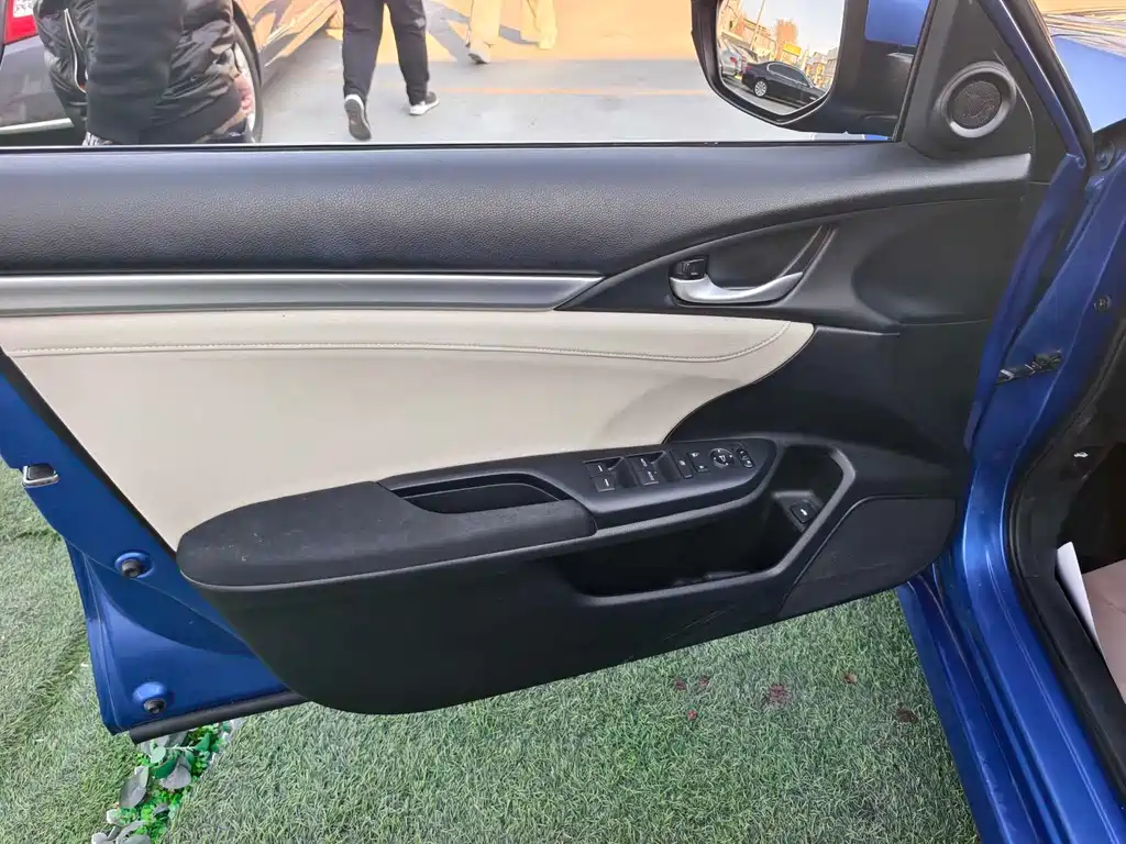 Civic 2016 220TURBO CVT Deluxe Edition купить на сайте DeffCars