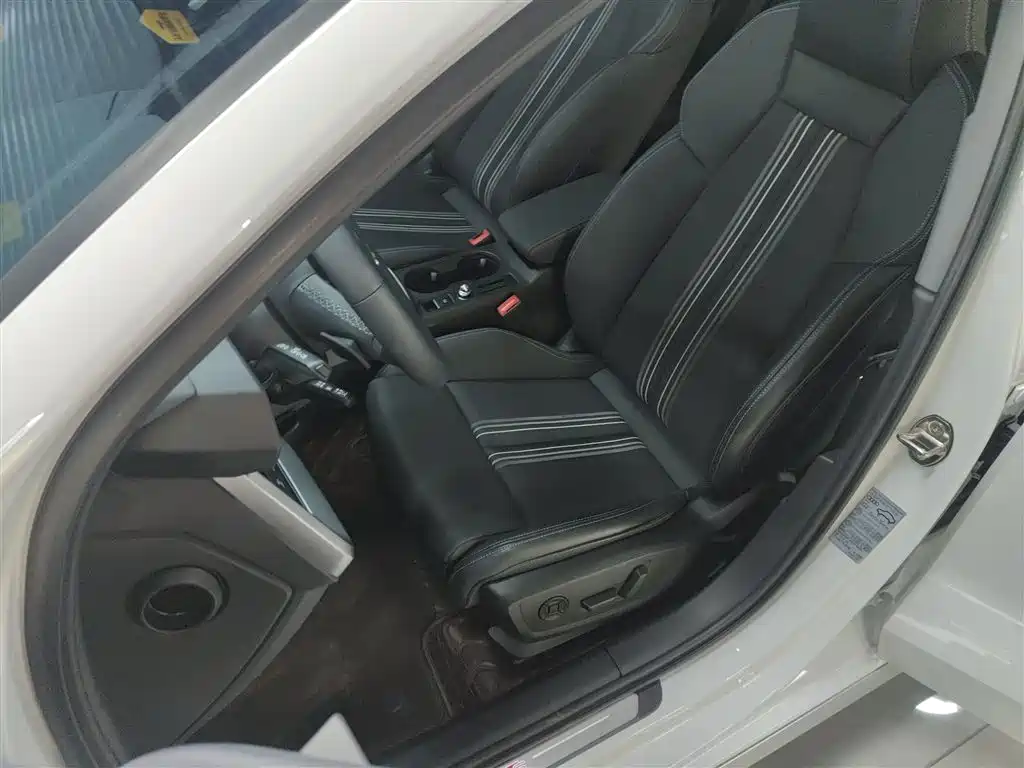 Audi A3 2024 A3L Limousine 35 TFSI Fashionable and Sporty купить на сайте DeffCars
