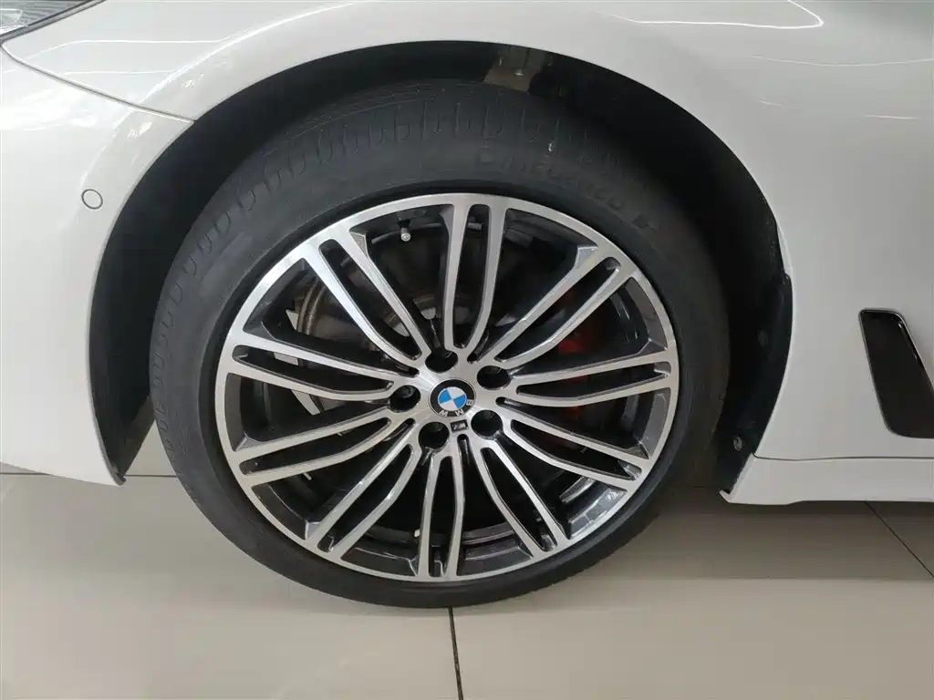 BMW 5 Series 2018 facelift 530Li leading M sports package купить на сайте DeffCars