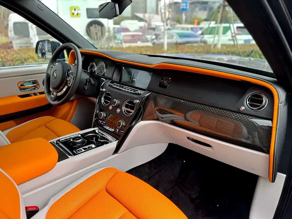 Cullinan 2018 four-seat version купить на сайте DeffCars