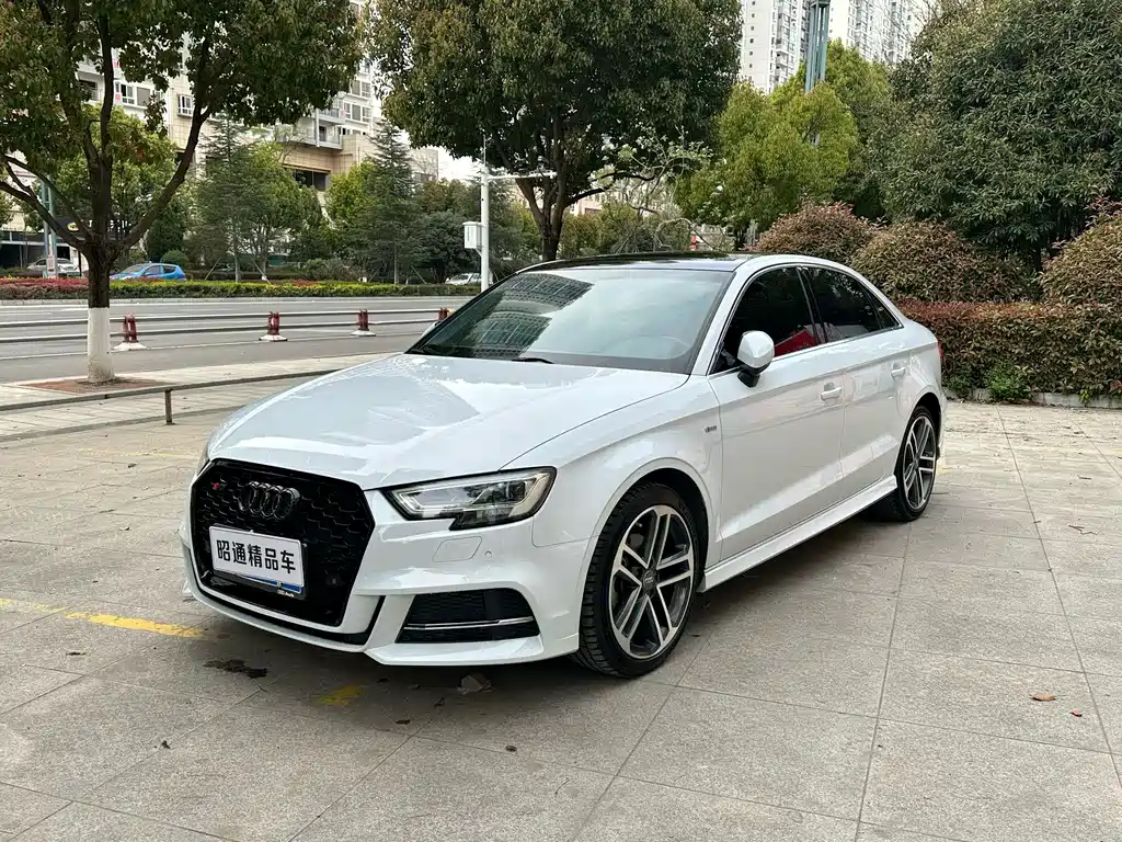 Audi A3 2020 Limousine 35 TFSI Fashion Type National V купить на сайте DeffCars
