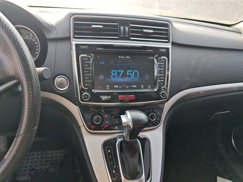 Haval M6 2017 1.5T automatic two-wheel drive urban model купить на сайте DeffCars
