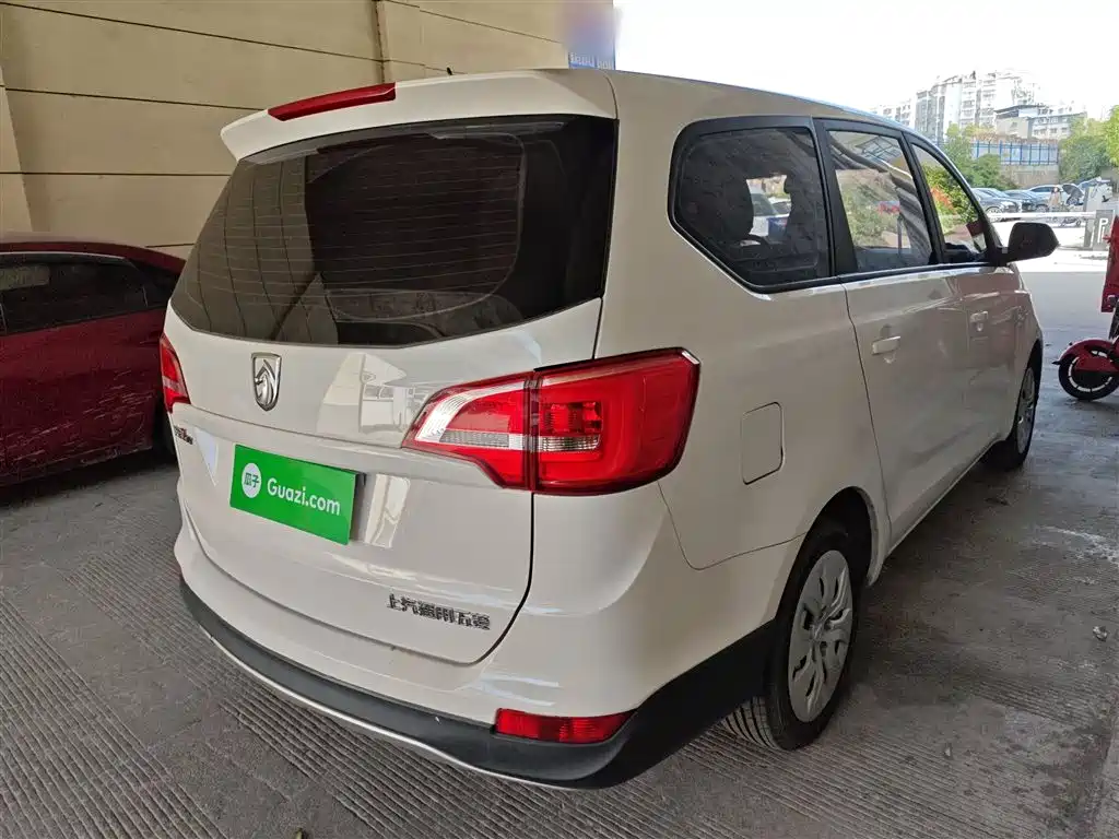 Baojun 730 2016 1.5L manual value model 7 seats National V купить на сайте DeffCars