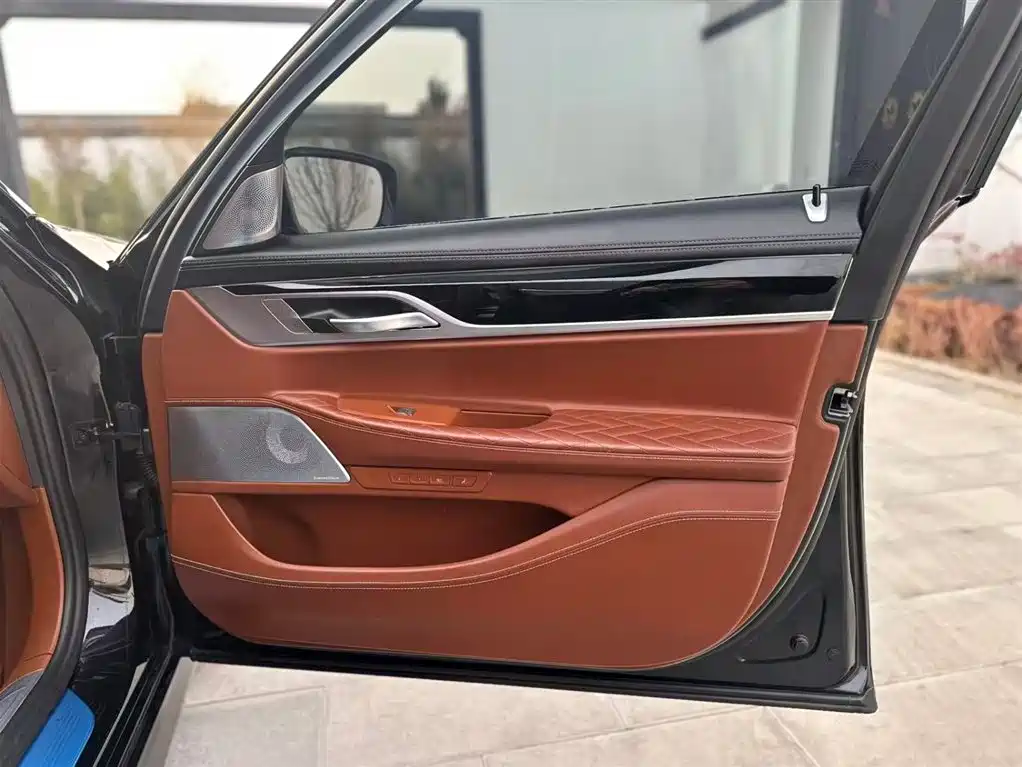 BMW 7 Series 2021 740Li xDrive Executive M Sports Package купить на сайте DeffCars
