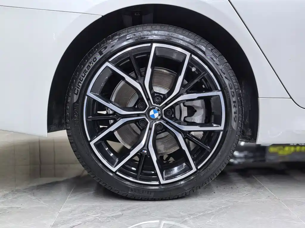 BMW 5 Series 2022 530Li Exclusive M Sports Package купить на сайте DeffCars