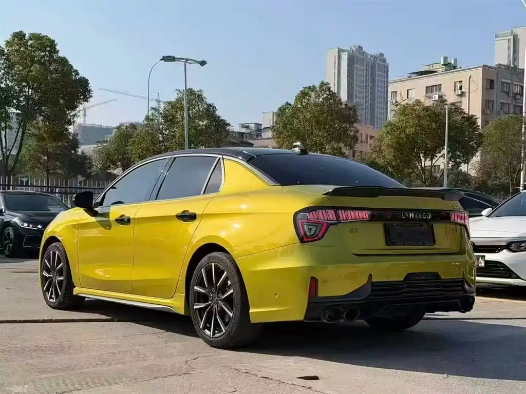 Lynk & Co 03 2022 03+ 2.0TD Automatic Final Edition купить на сайте DeffCars