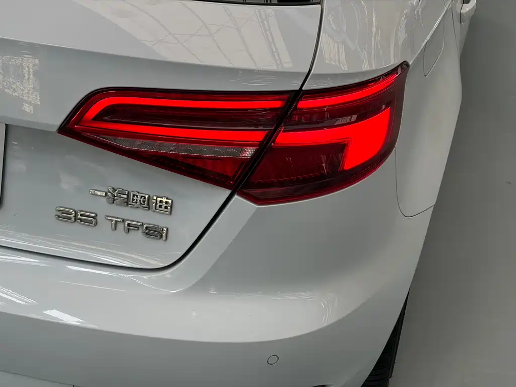 Audi A3 2018 30th Anniversary Model Sportback 35 TFSI Fashion Model купить на сайте DeffCars