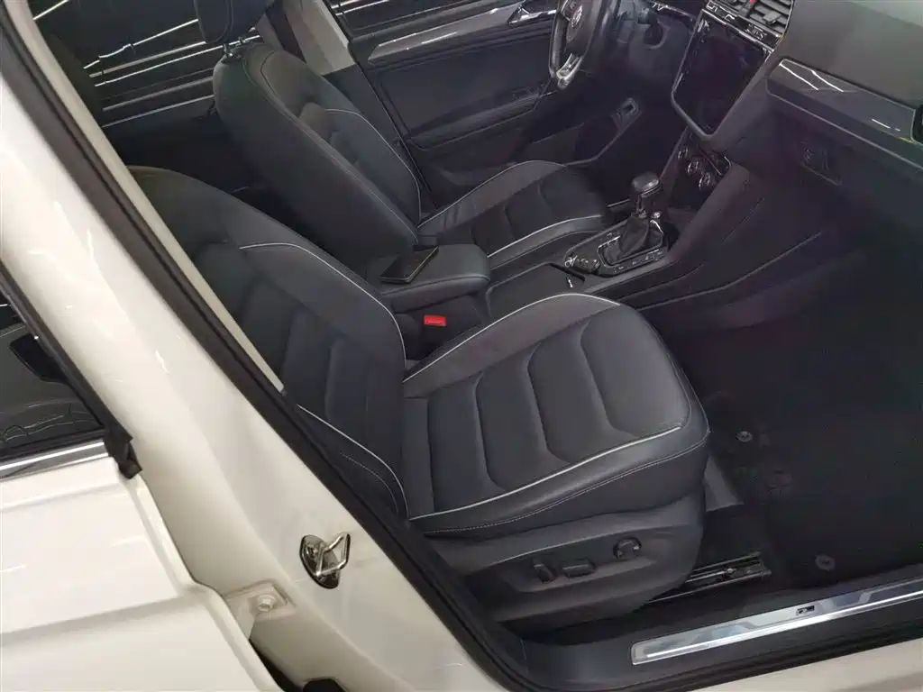 Tiguan L 2019 facelift 330TSI automatic two-wheel drive R-Line flagship version National VI купить на сайте DeffCars