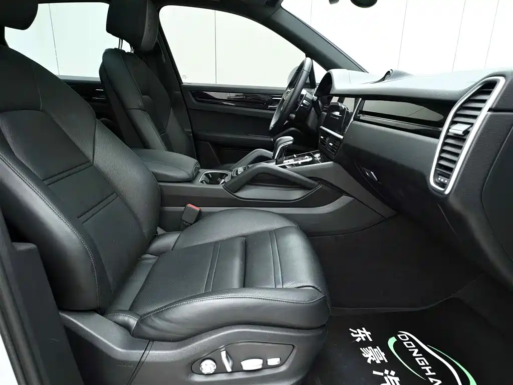Cayenne New Energy 2019 Cayenne E-Hybrid 2.0T купить на сайте DeffCars