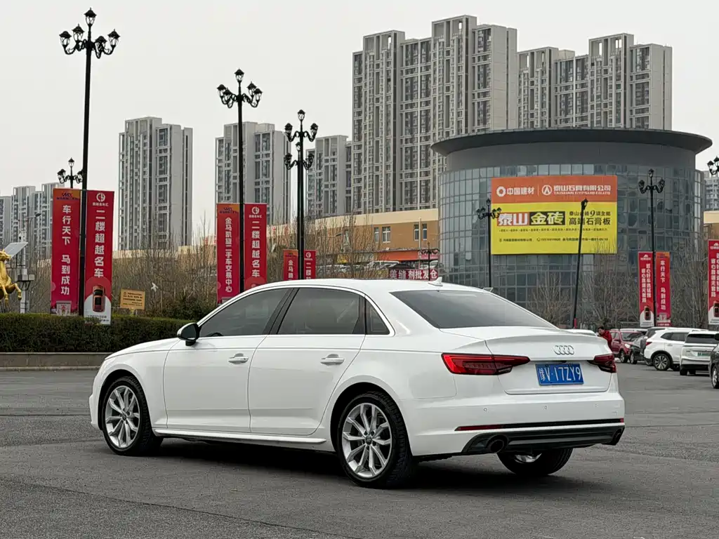 Audi A4L 2018 30th Anniversary Model 40 TFSI Fashion Model купить на сайте DeffCars